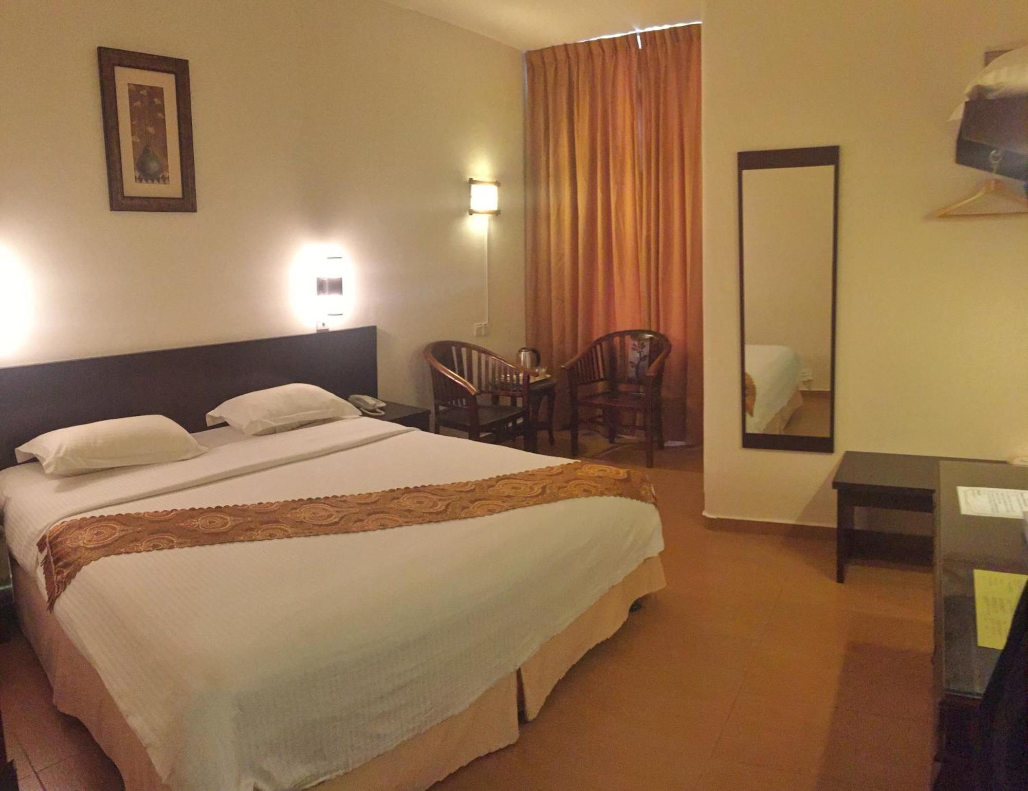 Pontian Garden Hotel Pontian Kecil Extérieur photo